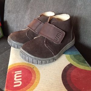 Brand New brown Umi boots size 5