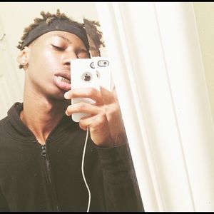 Meet your Posher, Dee