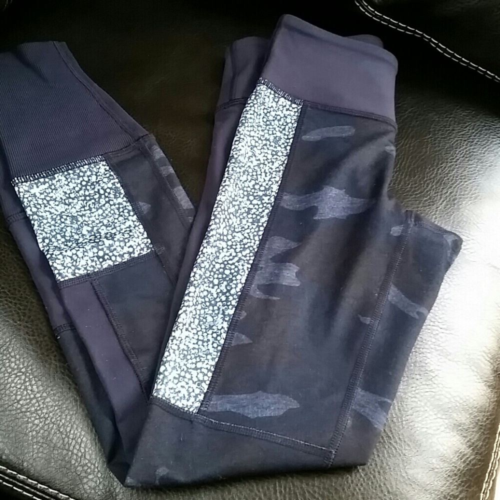 RARE Lululemon sashiko wunder under Camo & pebbles - Picture 2 of 3