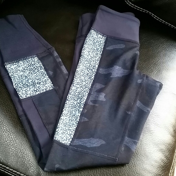 RARE Lululemon sashiko wunder under Camo & pebbles - Picture 2 of 3