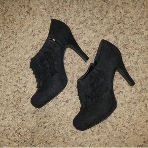 🌲Madden Girl brand black ruffle booties