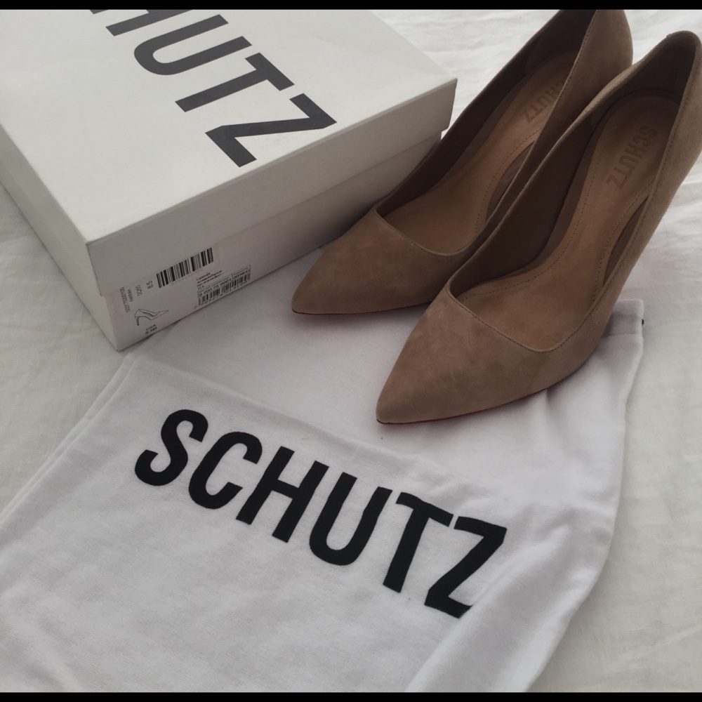 Schutz Farrah style never worn nude. Size 8,5