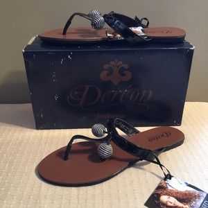 Dereon Women's Black Flip Flop Sandals Size 8