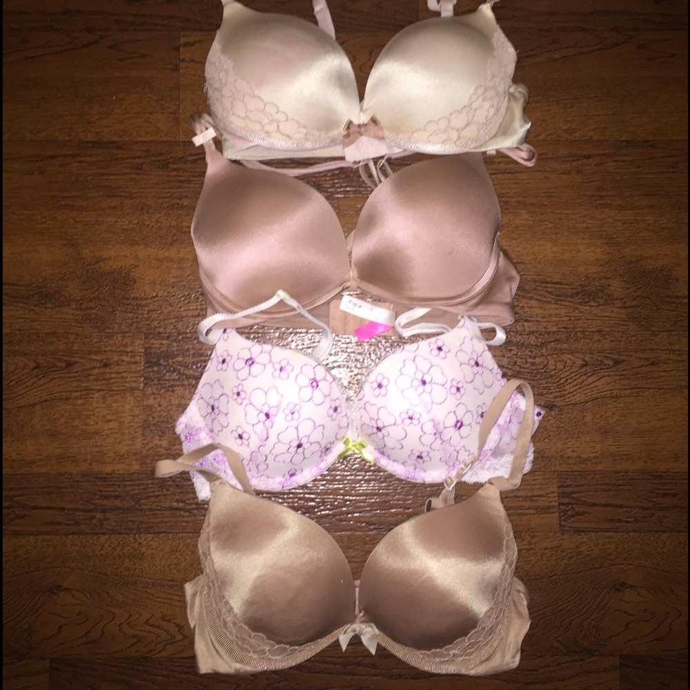 4 Cosmopolitan push-up bras New and slightly used