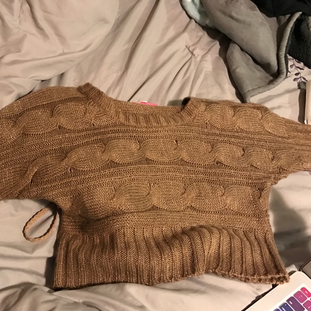 Crop top sweater