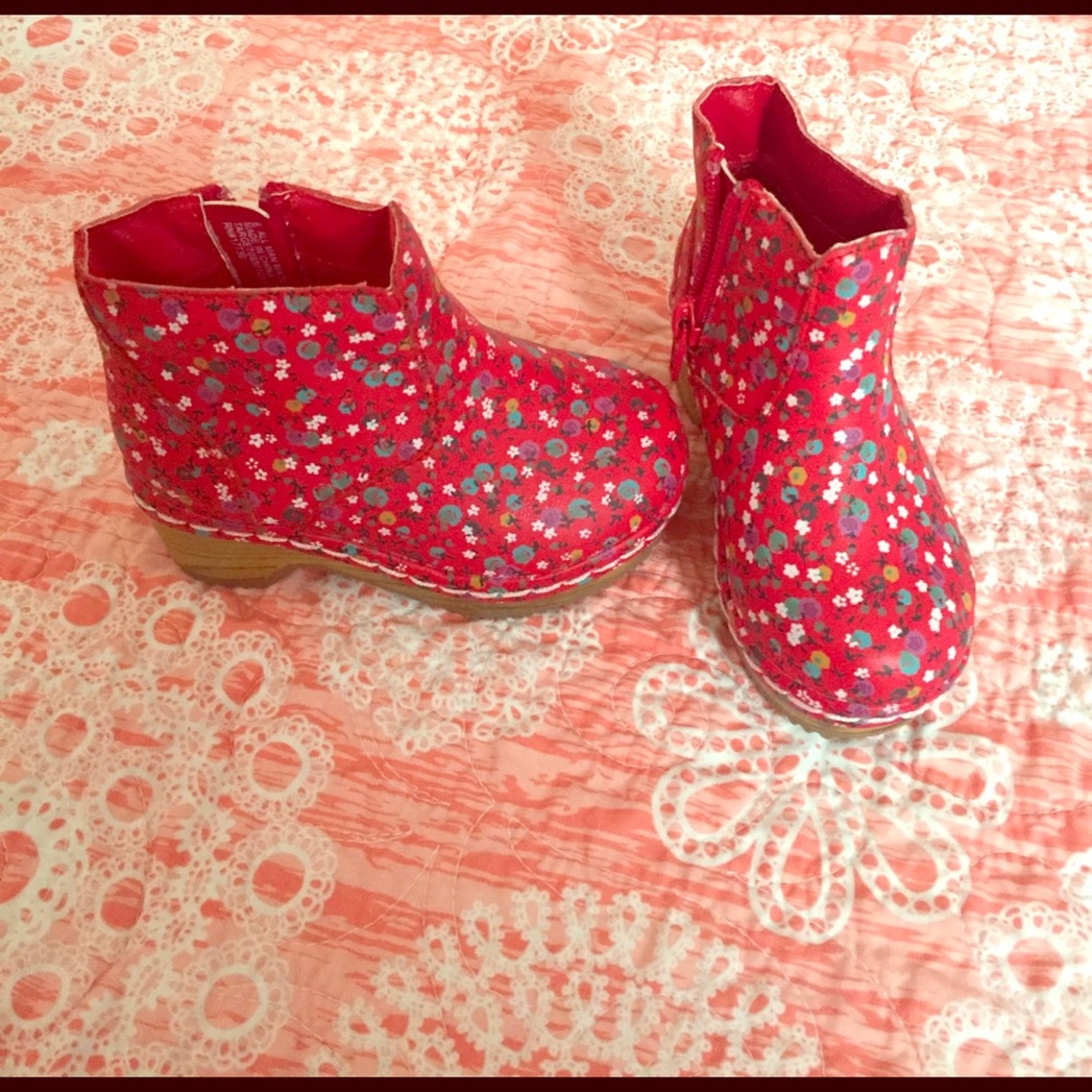 💕SOLD Brand New Toddler boots💕