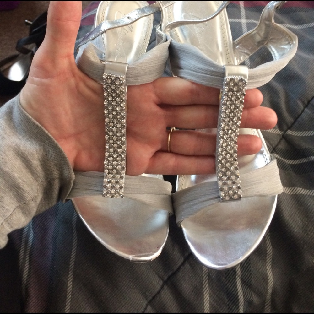 Women stud heels 👠