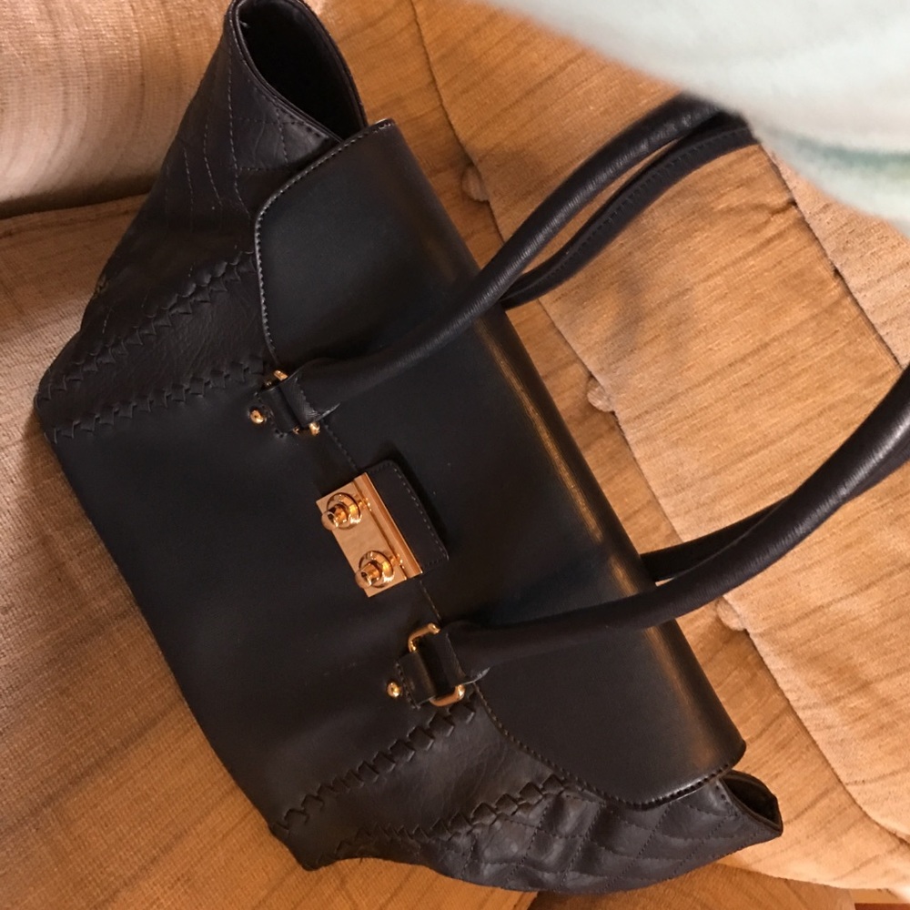 Navy blue satchel 👛 got from tjmaxx