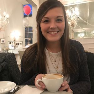 Meet your Posher, Alyssa