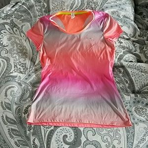 UNDER ARMOUR short sleeve top