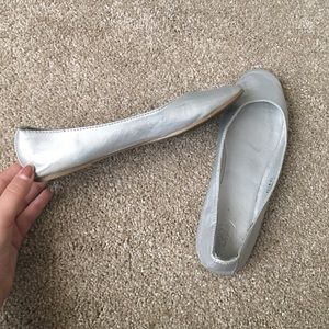 size 7, silver Cathy Jean flats