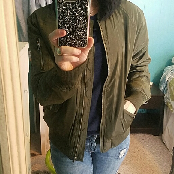 SOLD SOLD SOLD SOLD SOLD Olive green bomber jacket - Picture 2 of 3