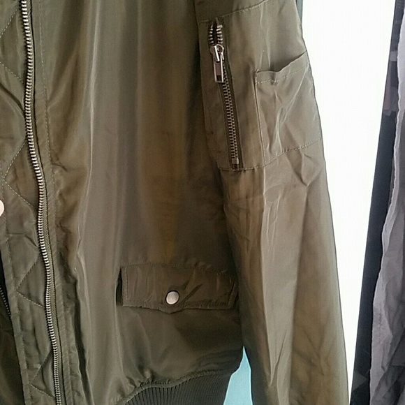 SOLD SOLD SOLD SOLD SOLD Olive green bomber jacket - Picture 3 of 3