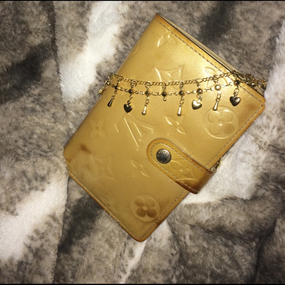Authentic Louis Vuitton Vernis Kisslock Wallet