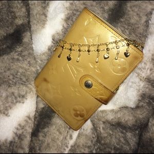 Authentic Louis Vuitton Vernis Kisslock Wallet