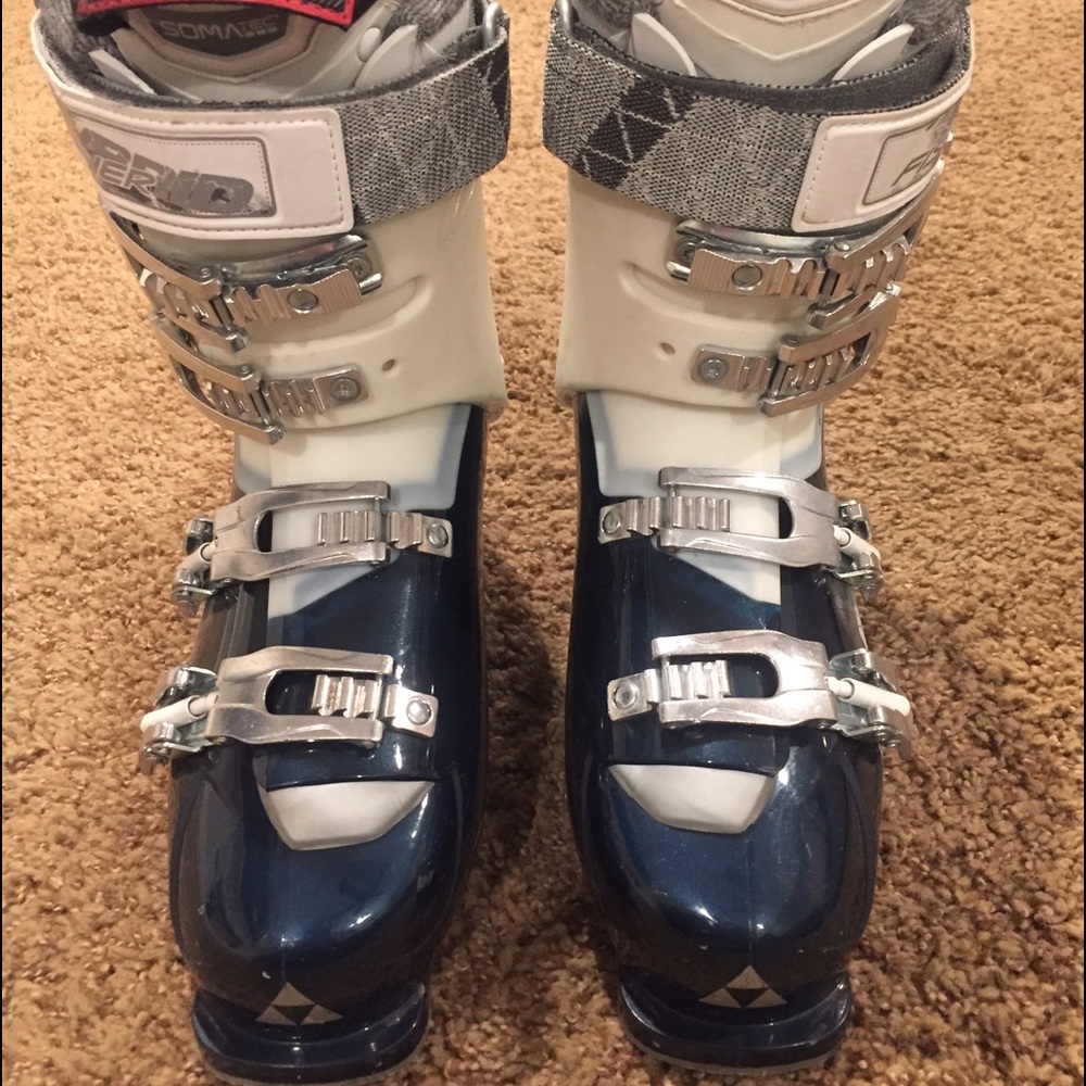 Fisher hybrid ski boots 25.5