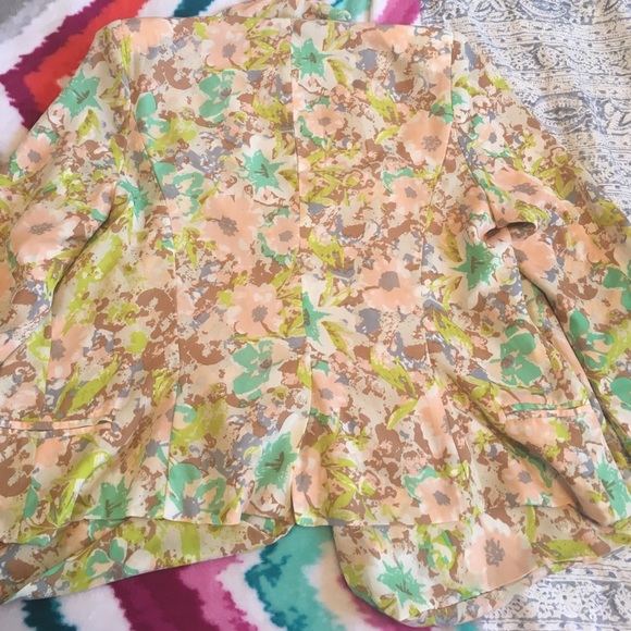 Floral Open Front Blazer - Picture 3 of 3