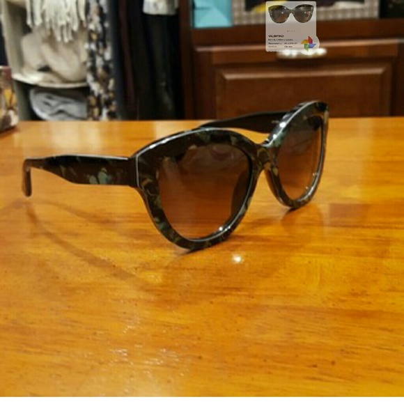 Valentino Butterfly Sunglasses - Picture 2 of 3