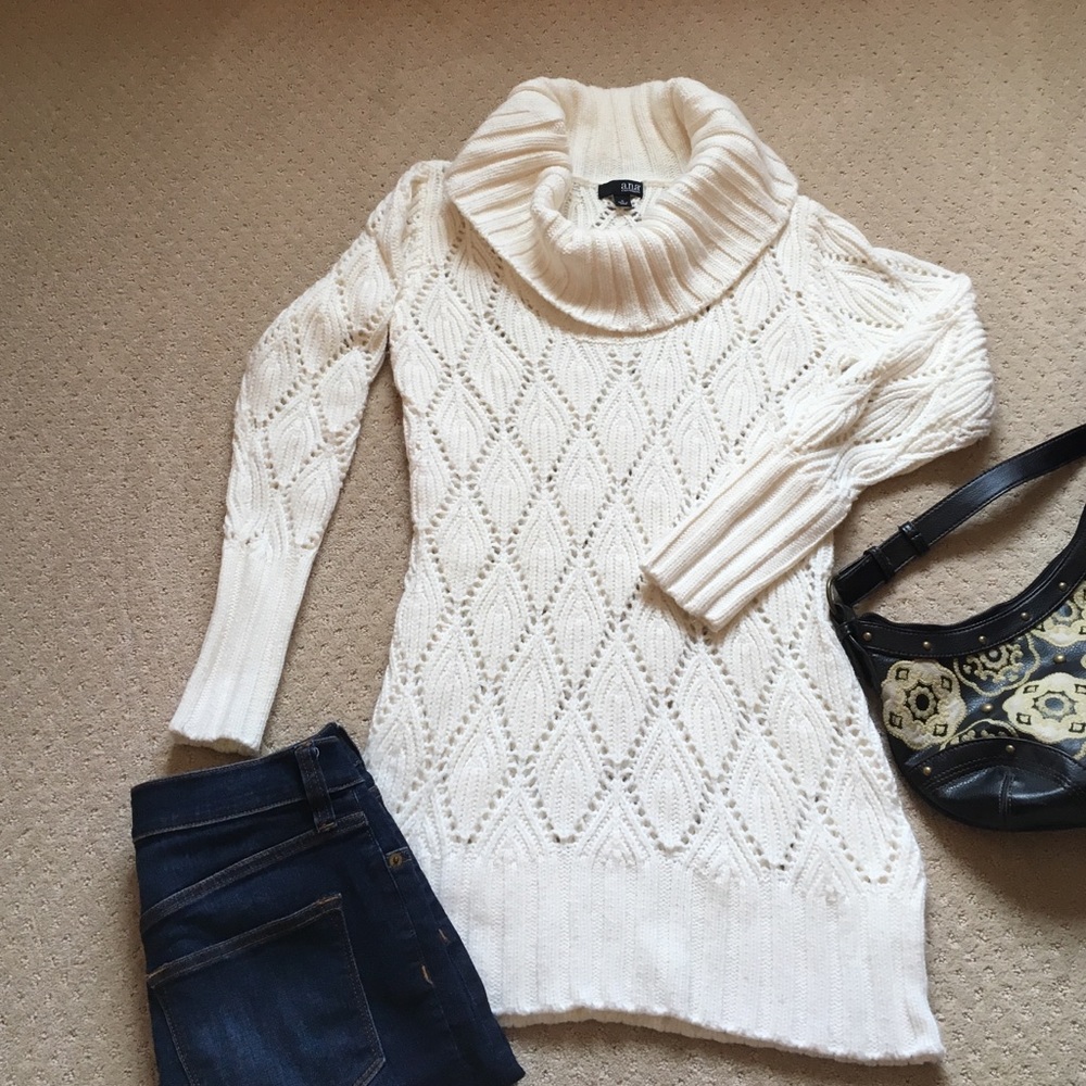 🎉SALE🎉White Tunic Sweater
