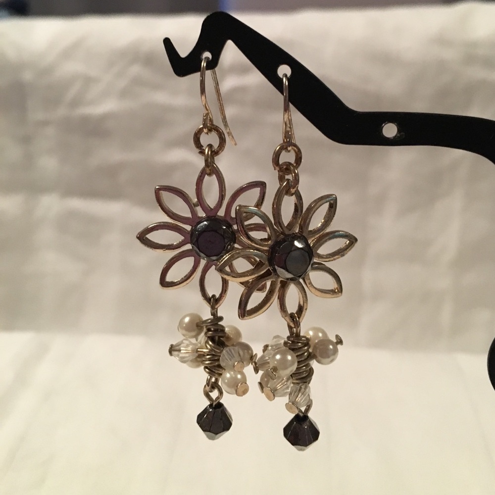 Flower Earrings with pearl/clear/bronze beads