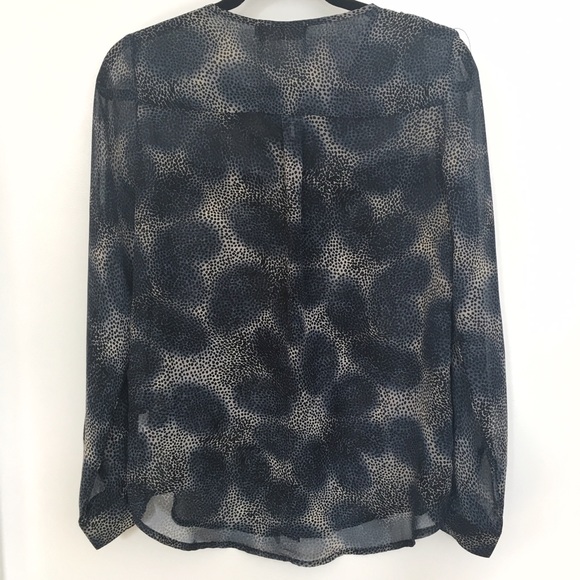 Patterned Blouse - Picture 2 of 3