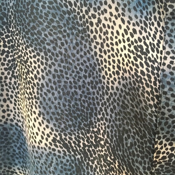 Patterned Blouse - Picture 3 of 3