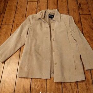 Real leather jacket. Perfect!