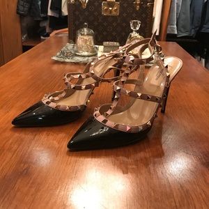 Valentino Rockstud Pumps size 40