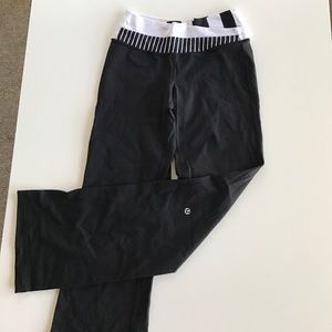 Size 4 black yoga pants lululemon