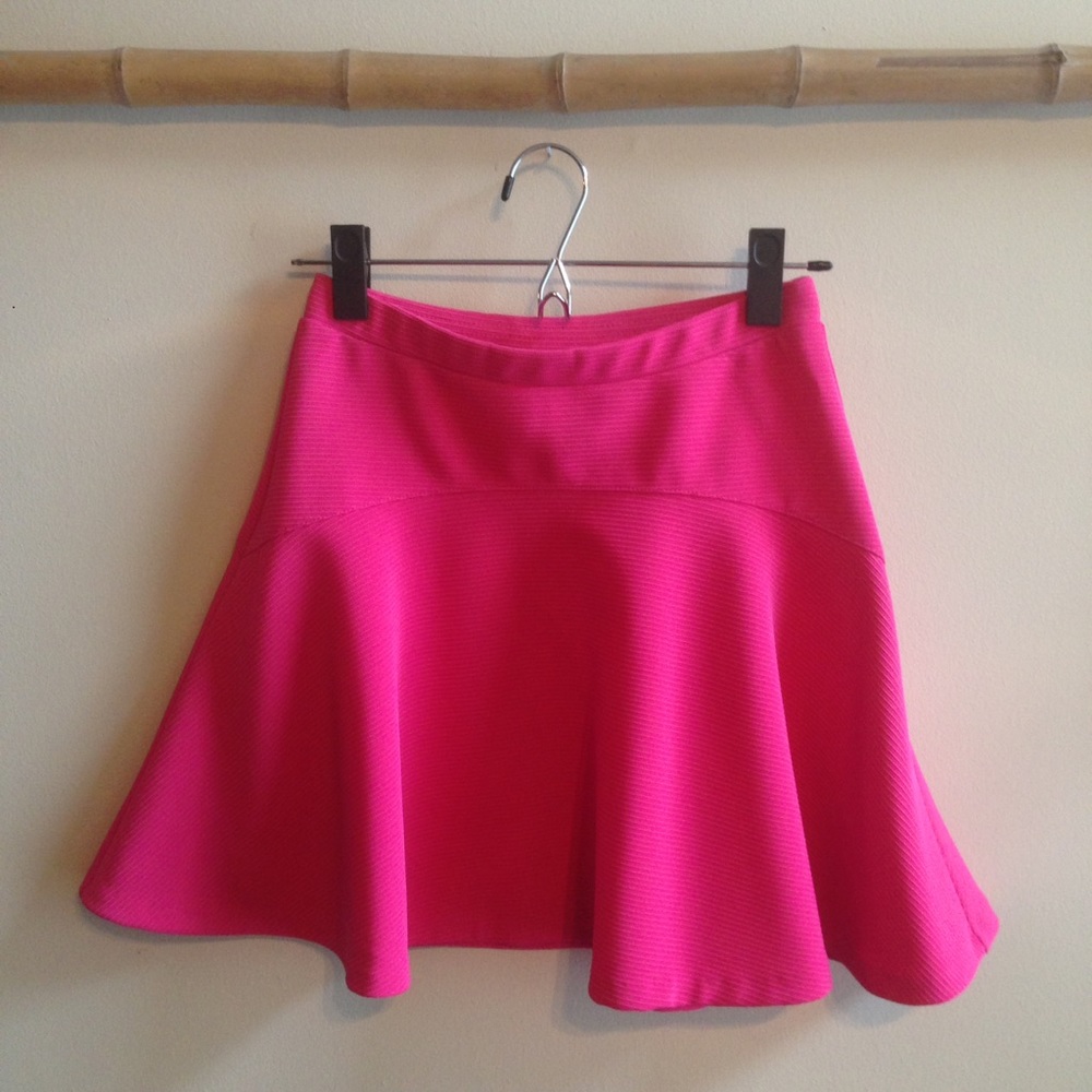 Semi-high wasted mini skirt