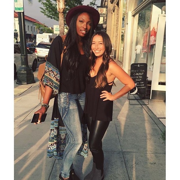 Meet Your Posher ππ½ - Picture 2 of 4