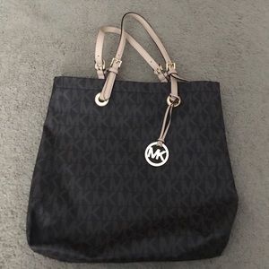 Michael Kors jet set tote