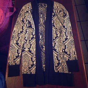 Beautiful print sweater