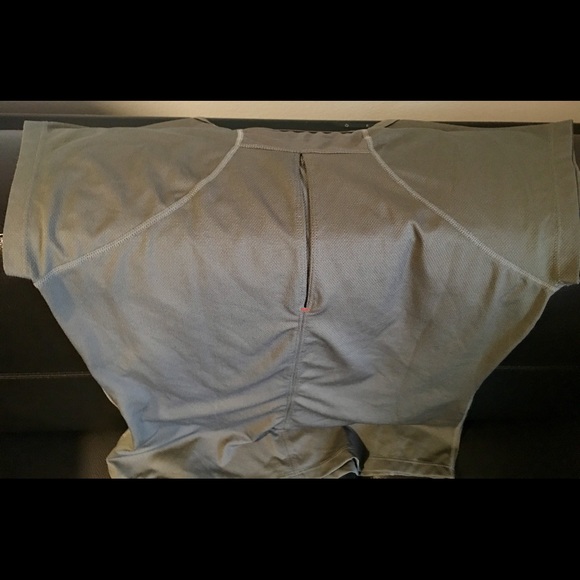 Insanity Max 30 dry-fit - Picture 2 of 3