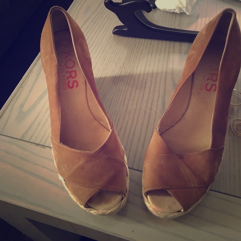 Mk wedges. Only worn once. Suede tan