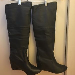 Report boots size 7
