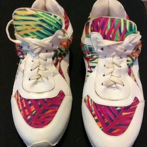 Charlotte Russe sz. 7 Colorful Vine White Sneakers