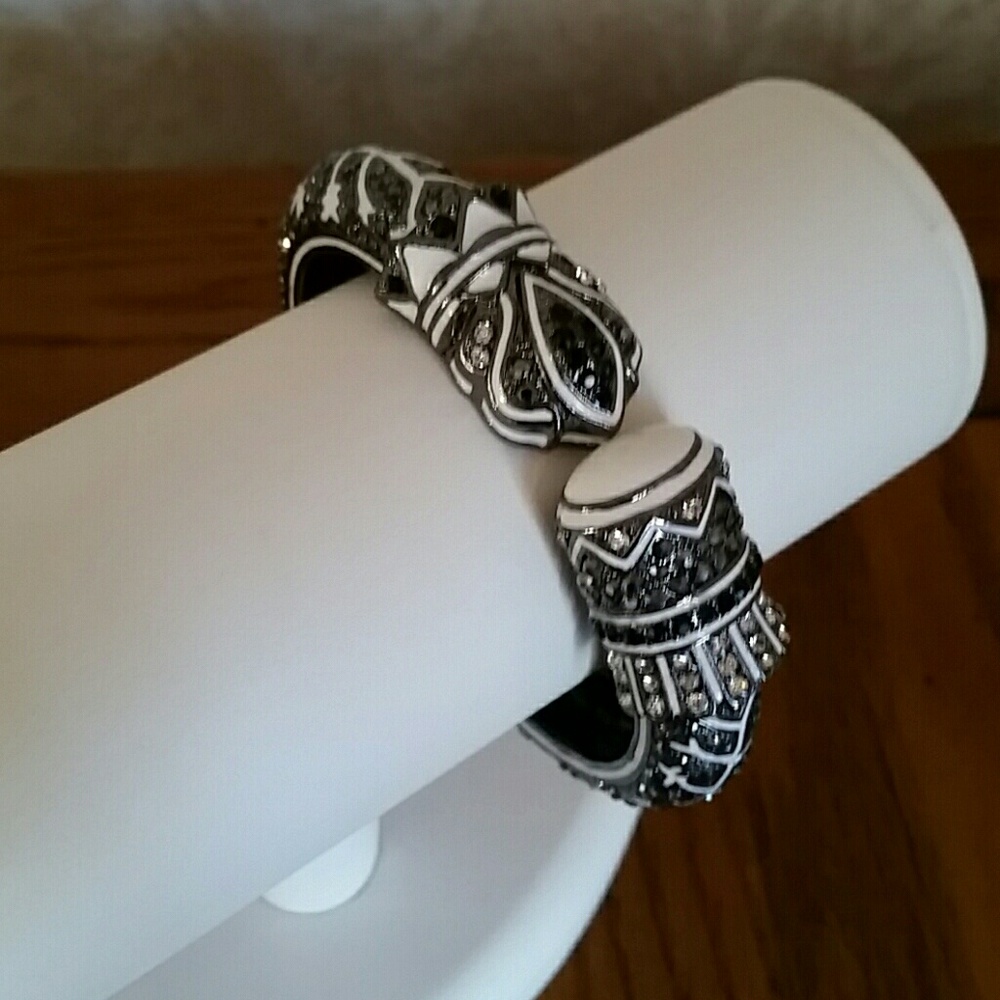 Stunning Serpentine Crystal Bracelet