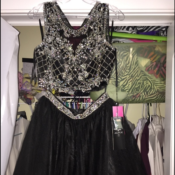Prom Girl Dresses & Skirts - Homecoming dress