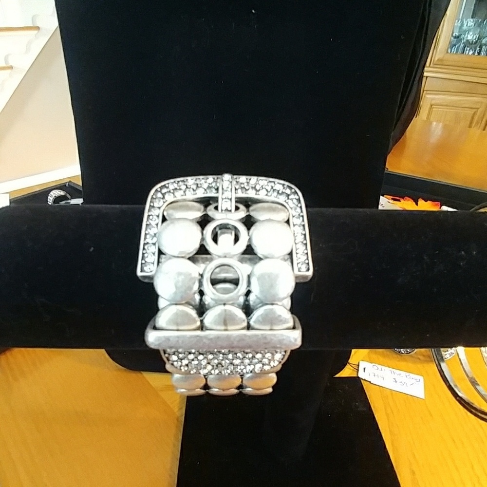 Buckle up bracelet