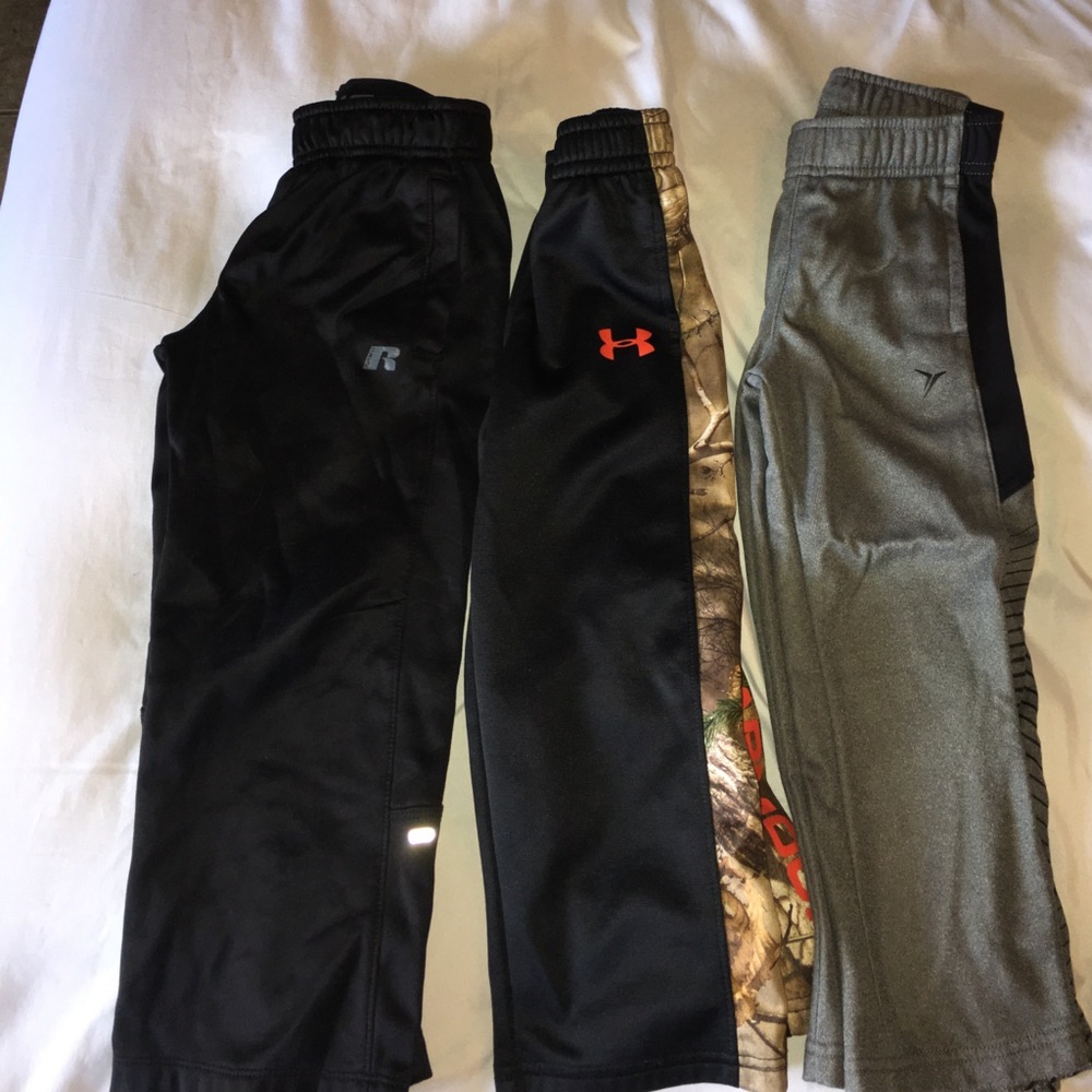 3 pairs of boys sweats