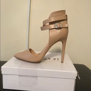 Nude Pump
