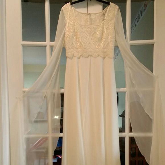 SOLD ❌❌ Fairy Queen vintage wedding dress - Picture 2 of 4