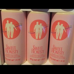 Sweet honesty talc powder