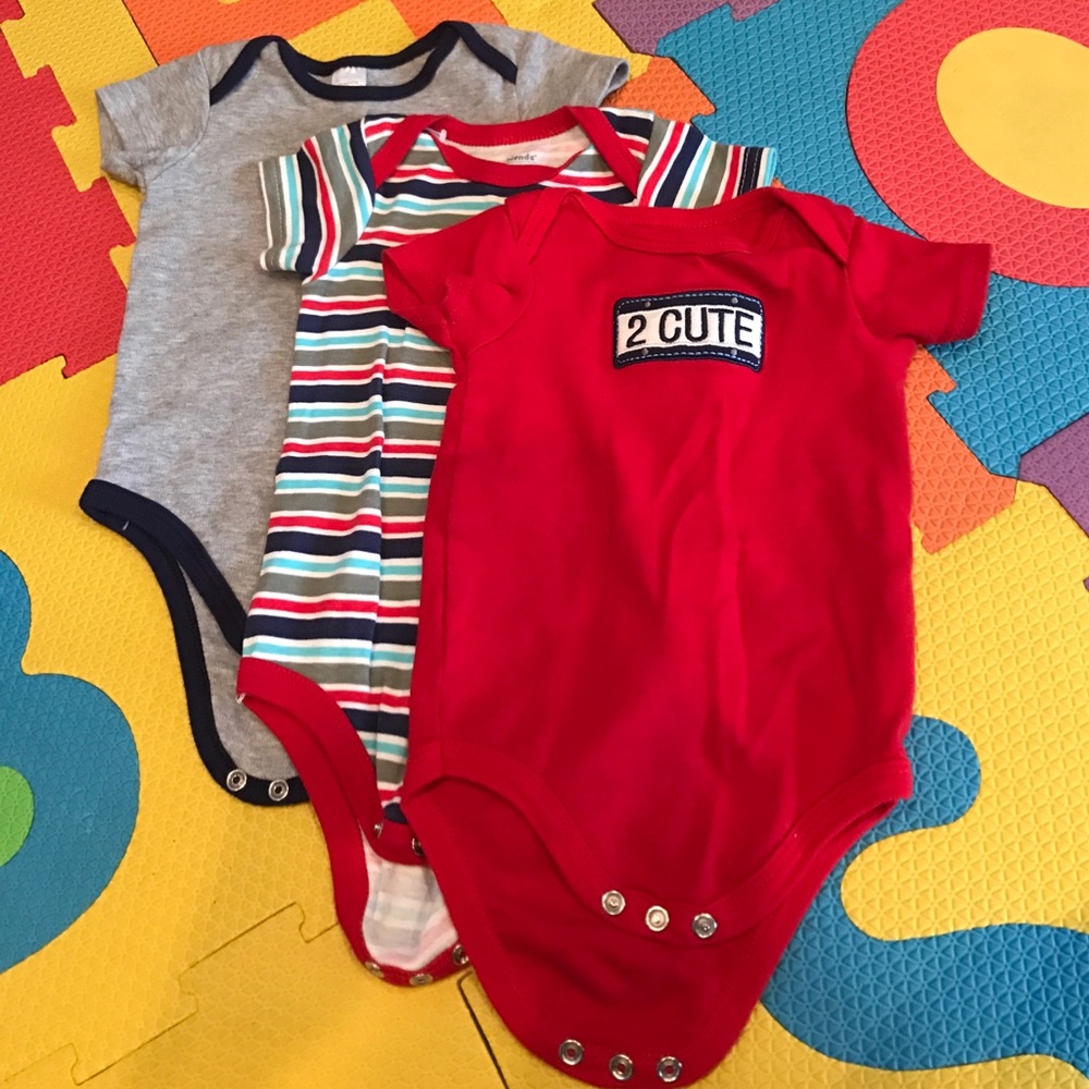 BABY BUNDLE. Onsies size 6-9 MTHS.