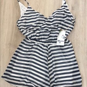 Show me your mumu romper 60 🅿️ 🅿️ free ship