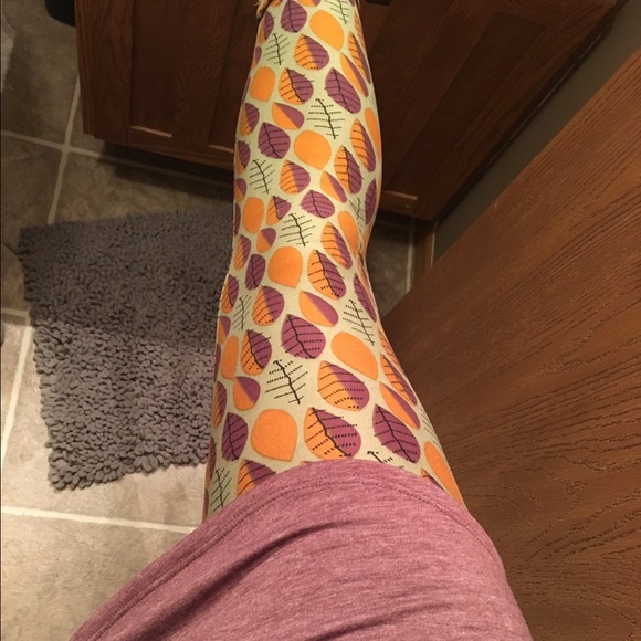 OS Lularoe Leggings - Picture 2 of 2