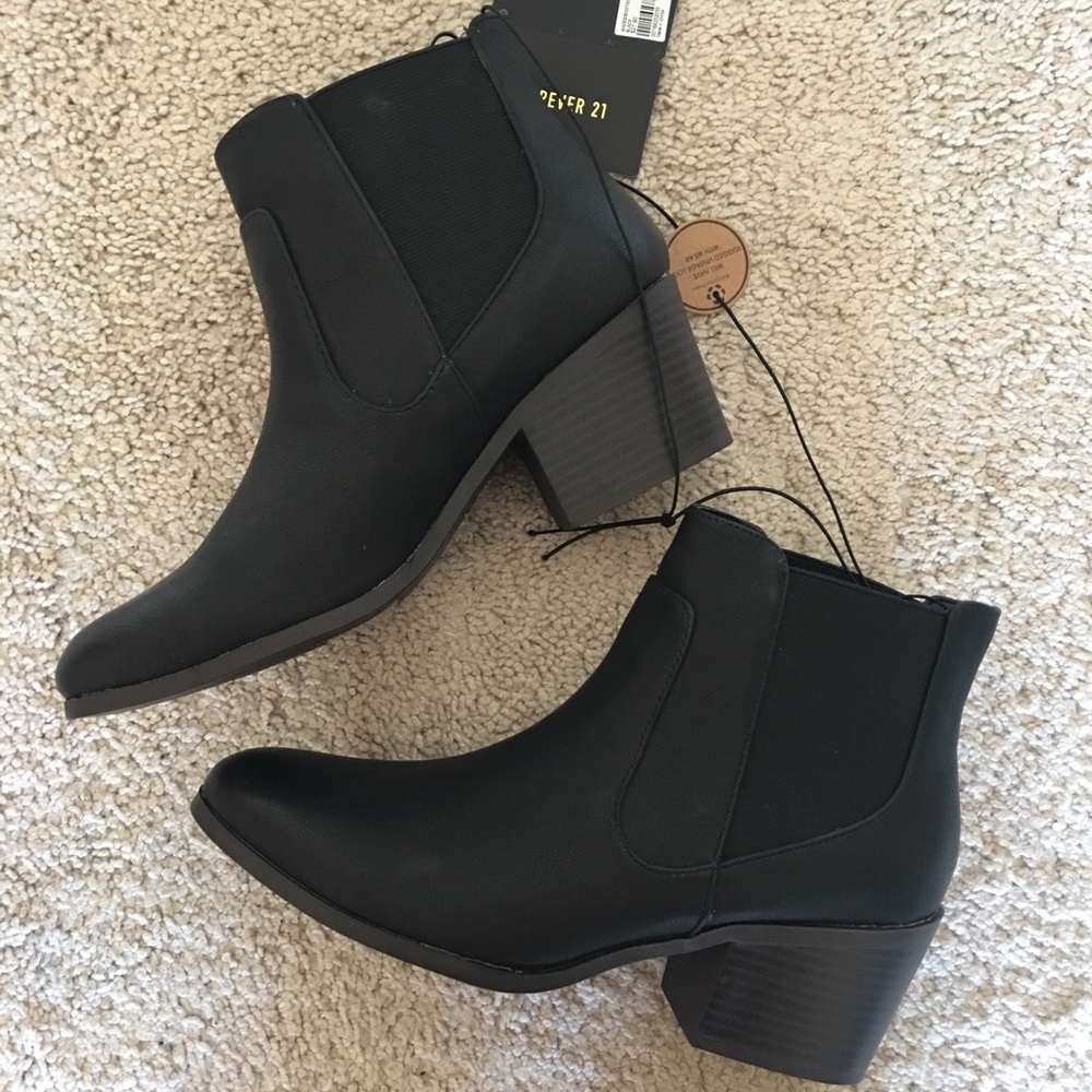 Forever 21 Black Booties size 7