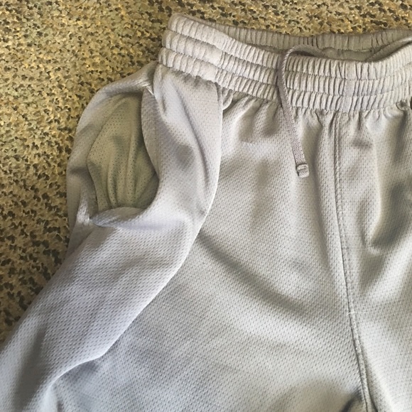 Under Armour Shorts - Picture 4 of 4