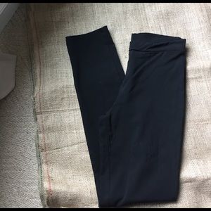Pull on black pant